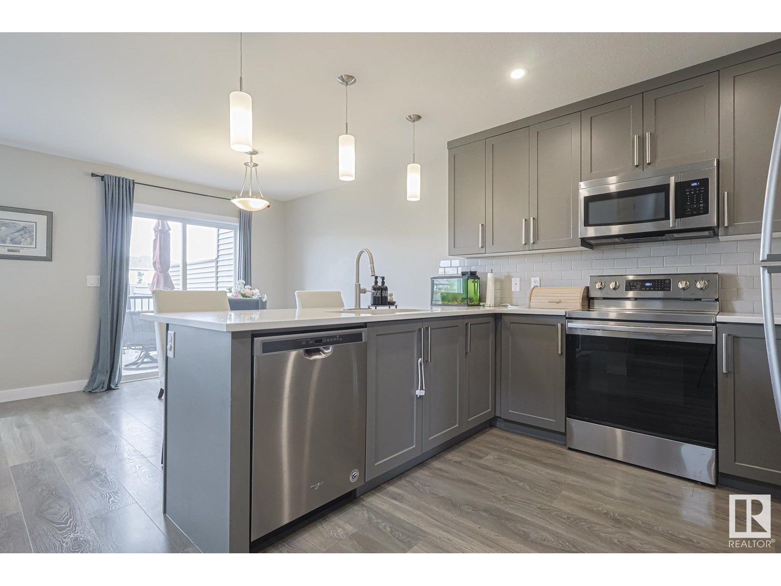Photo 6 of 1371 Erker Cr Nw, Edmonton AB