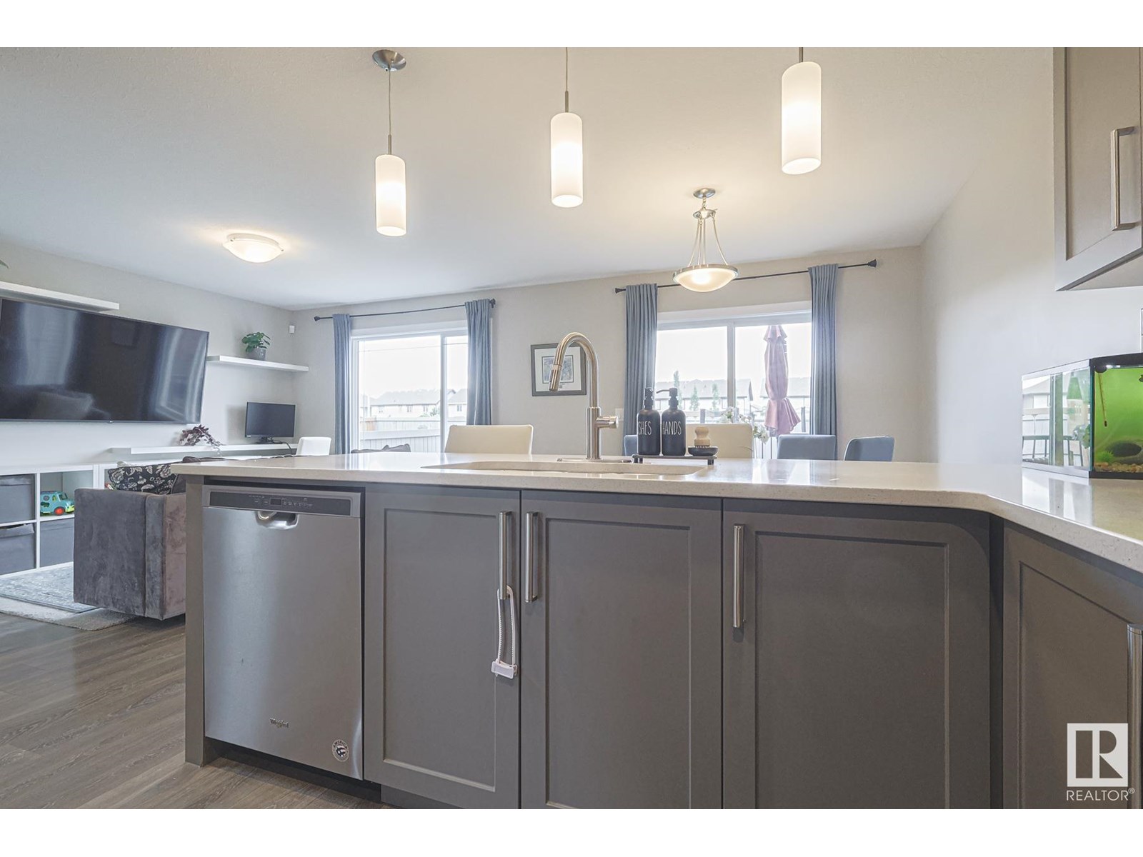 Photo 8 of 1371 Erker Cr Nw, Edmonton AB