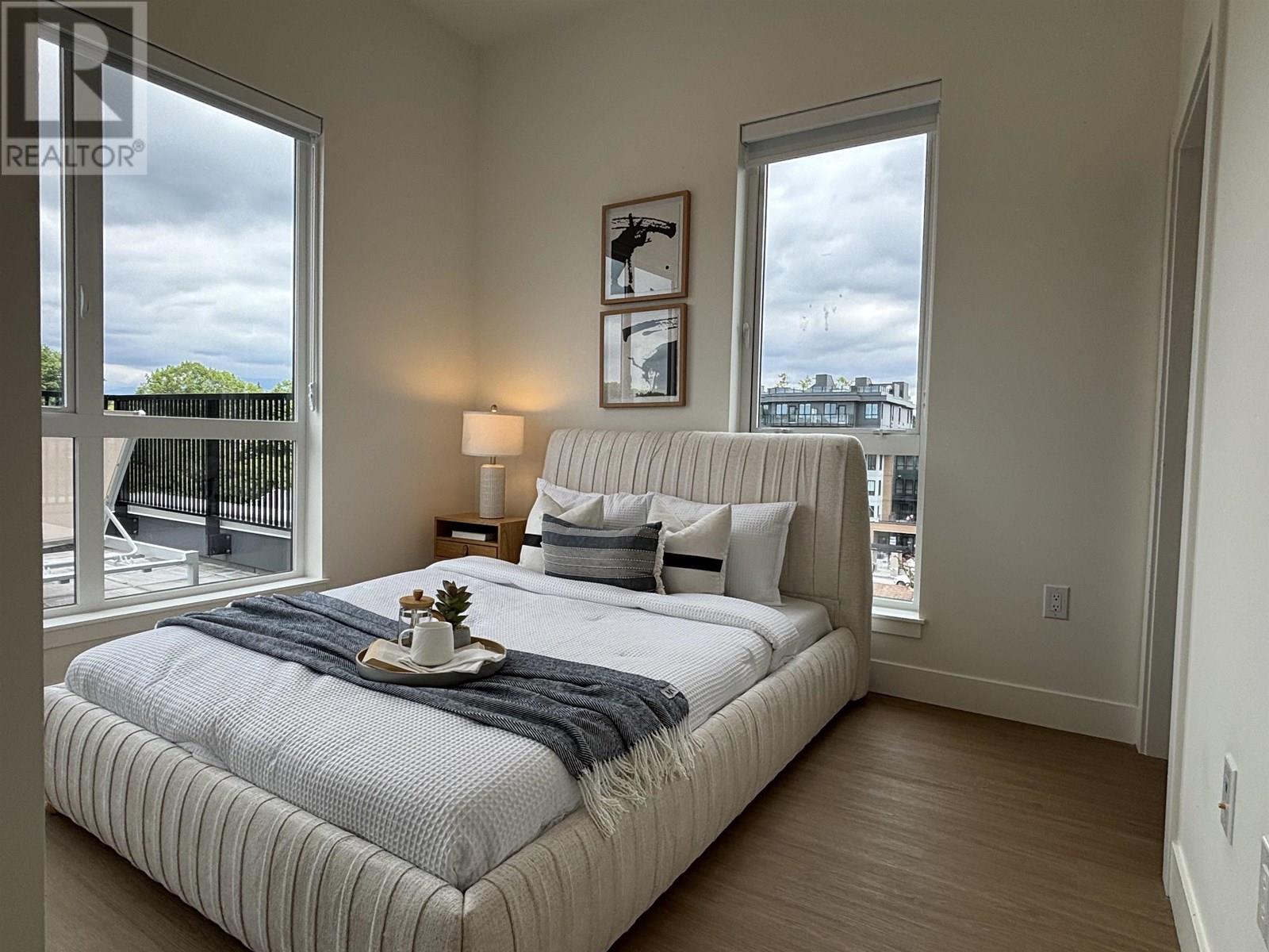 Photo 4 of 601 2235 E Broadway, Vancouver BC