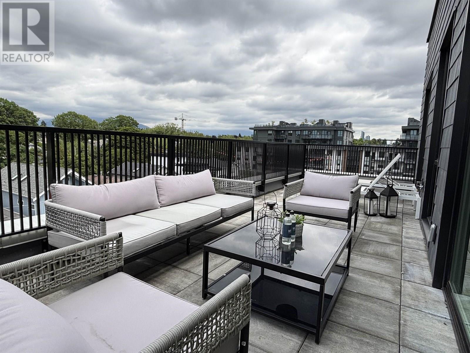 Photo 9 of 601 2235 E Broadway, Vancouver BC