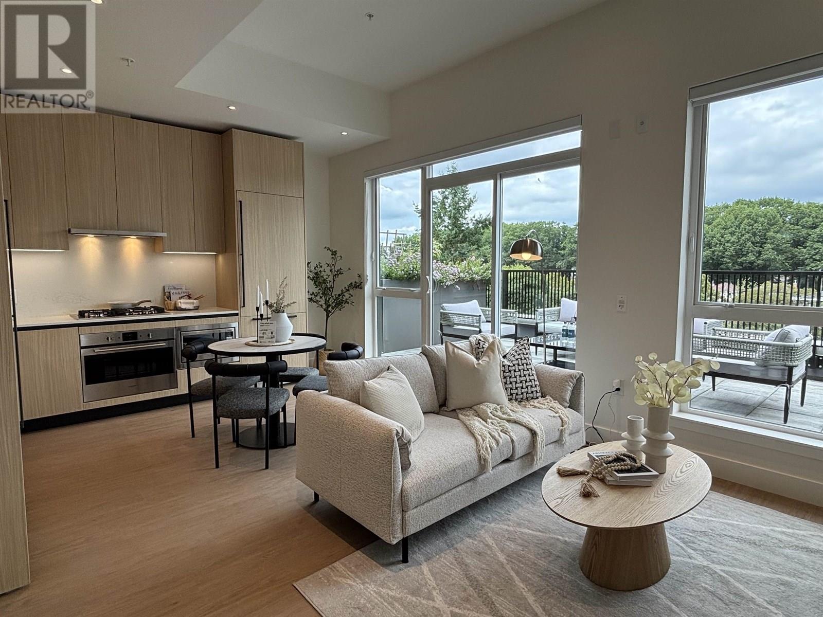 Photo 1 of 601 2235 E Broadway, Vancouver BC
