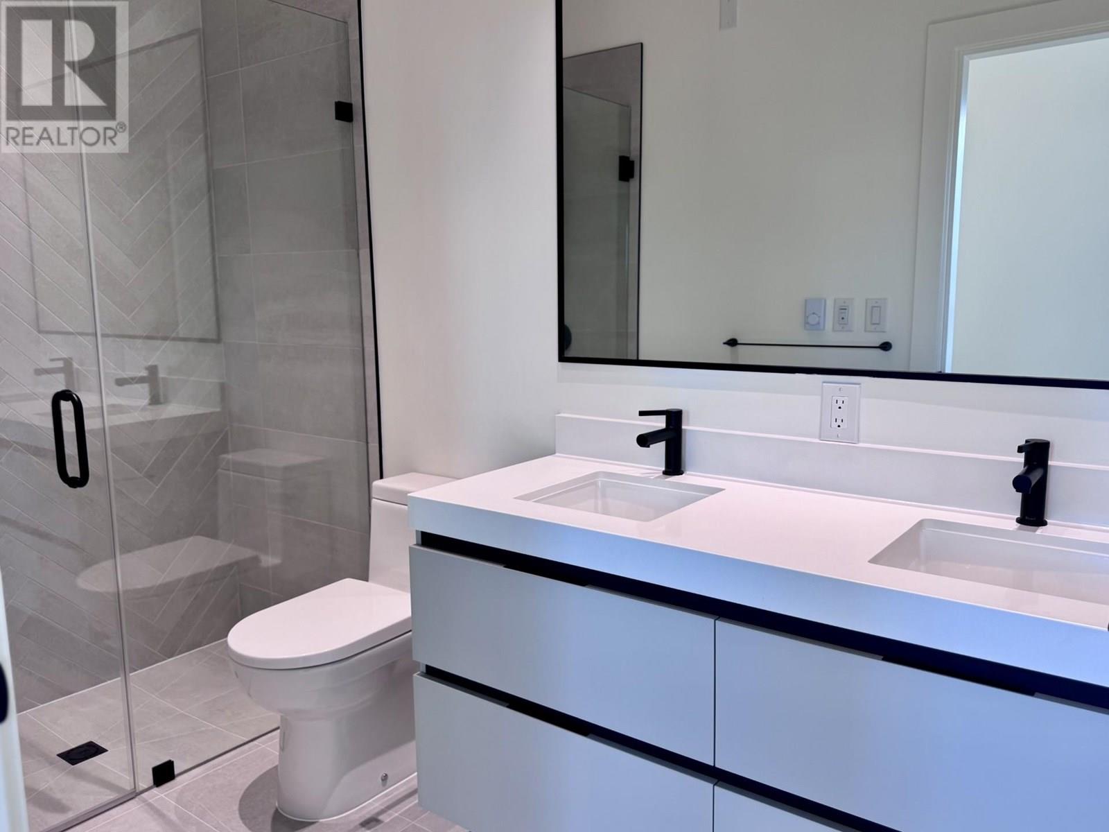 Photo 4 of 602 2235 E Broadway, Vancouver BC