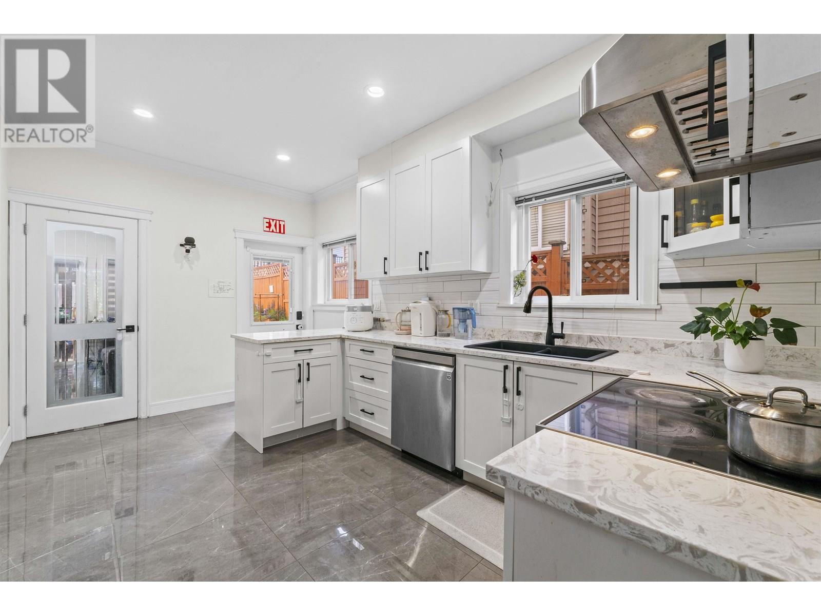 4142 MANOR STREET, Burnaby