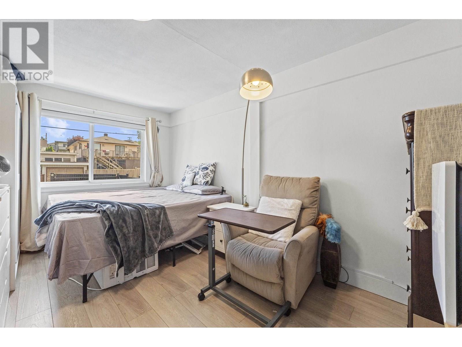4142 MANOR STREET, Burnaby