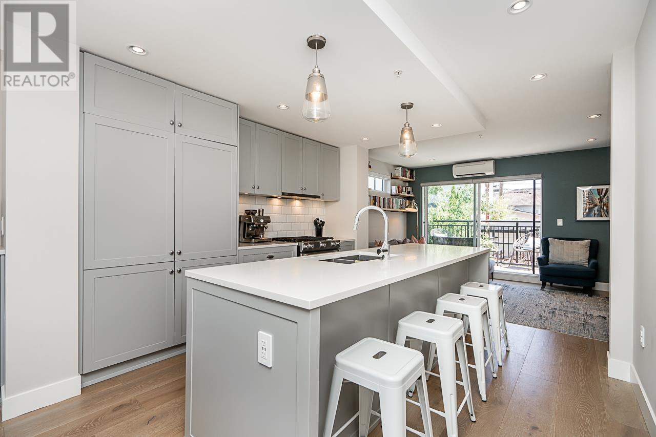 Photo 2 of 4320 Knight Street, Vancouver BC