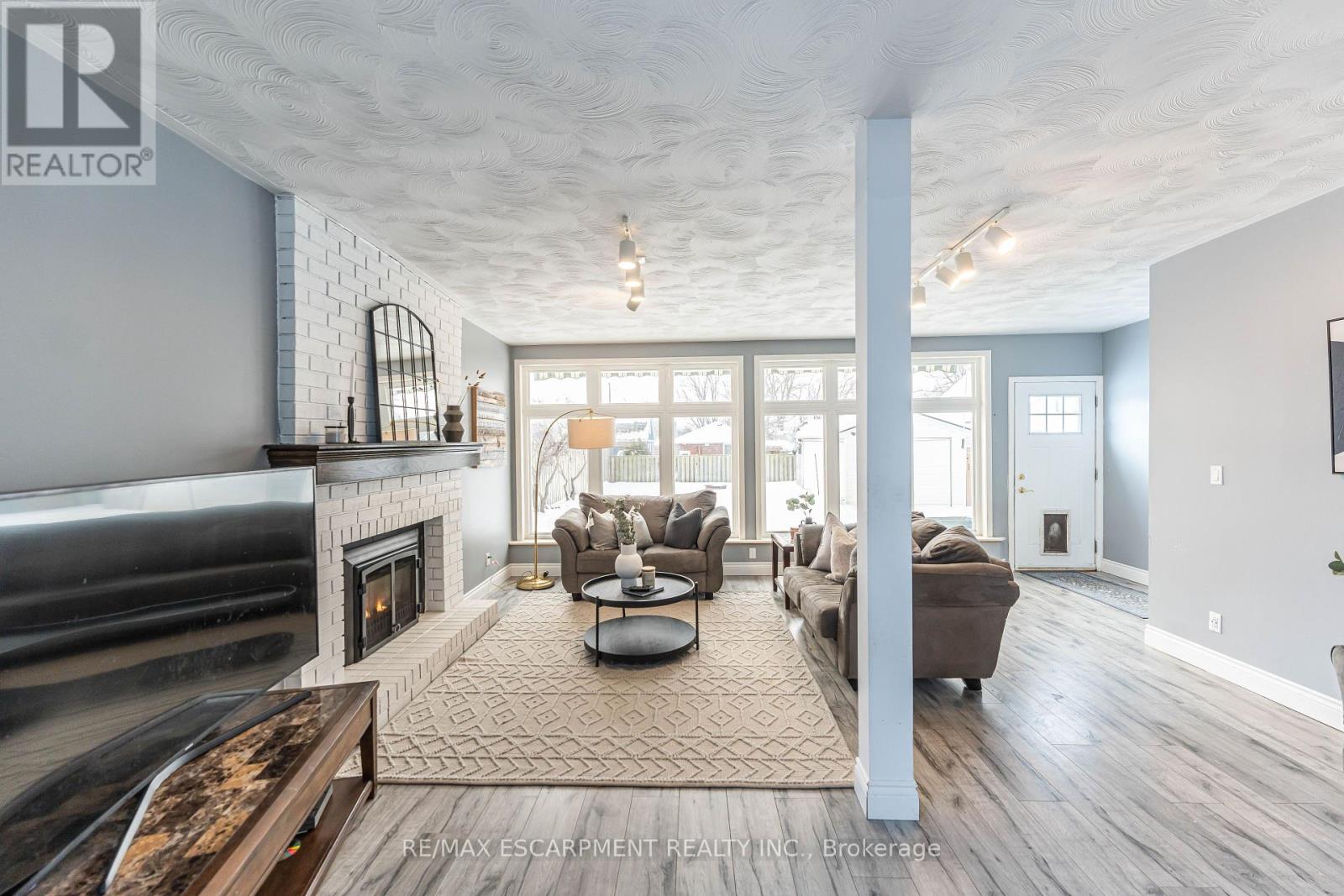 Photo 9 of 421 Nelson Street, Brantford ON