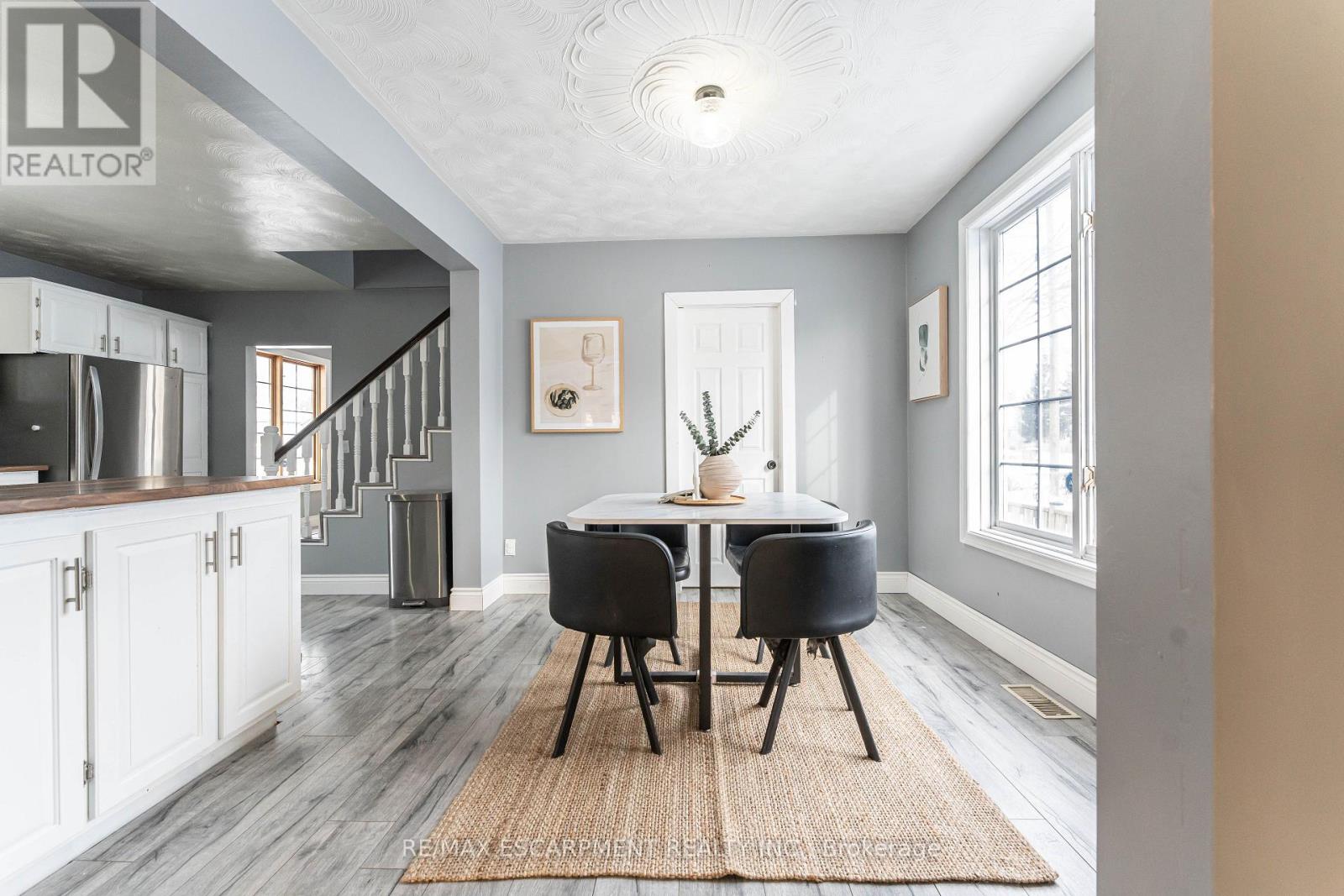 Photo 13 of 421 Nelson Street, Brantford ON