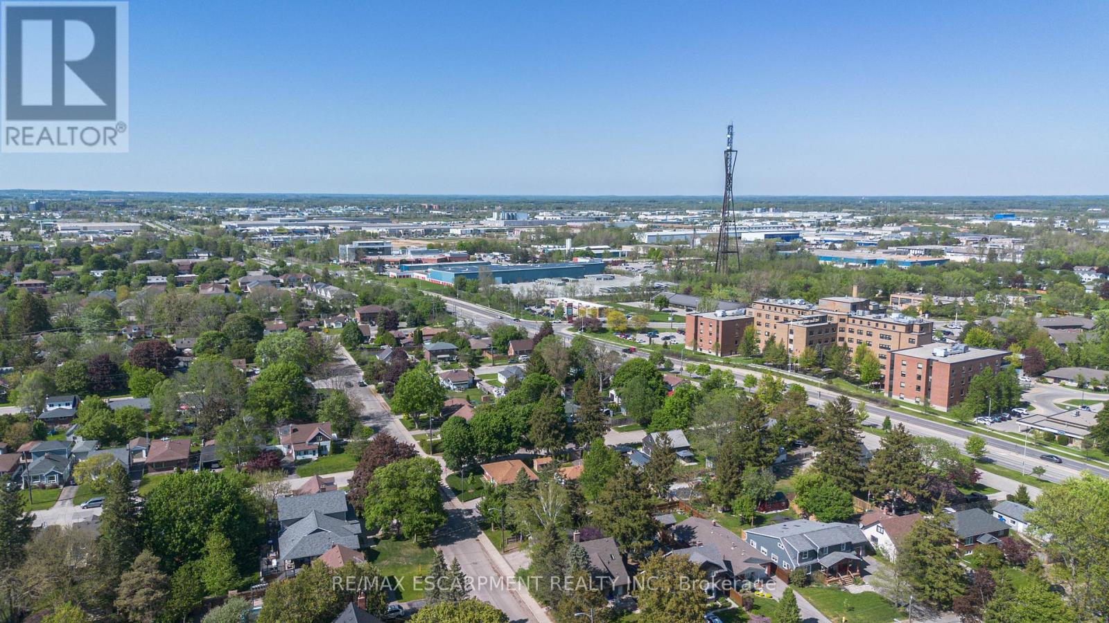 Photo 36 of 421 Nelson Street, Brantford ON
