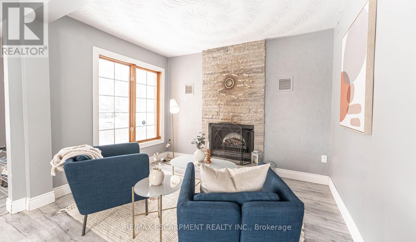 Photo 12 of 421 Nelson Street, Brantford ON