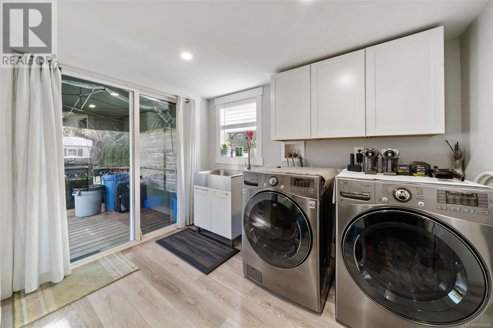 Photo 15 of 450 Obed Ave, Saanich BC