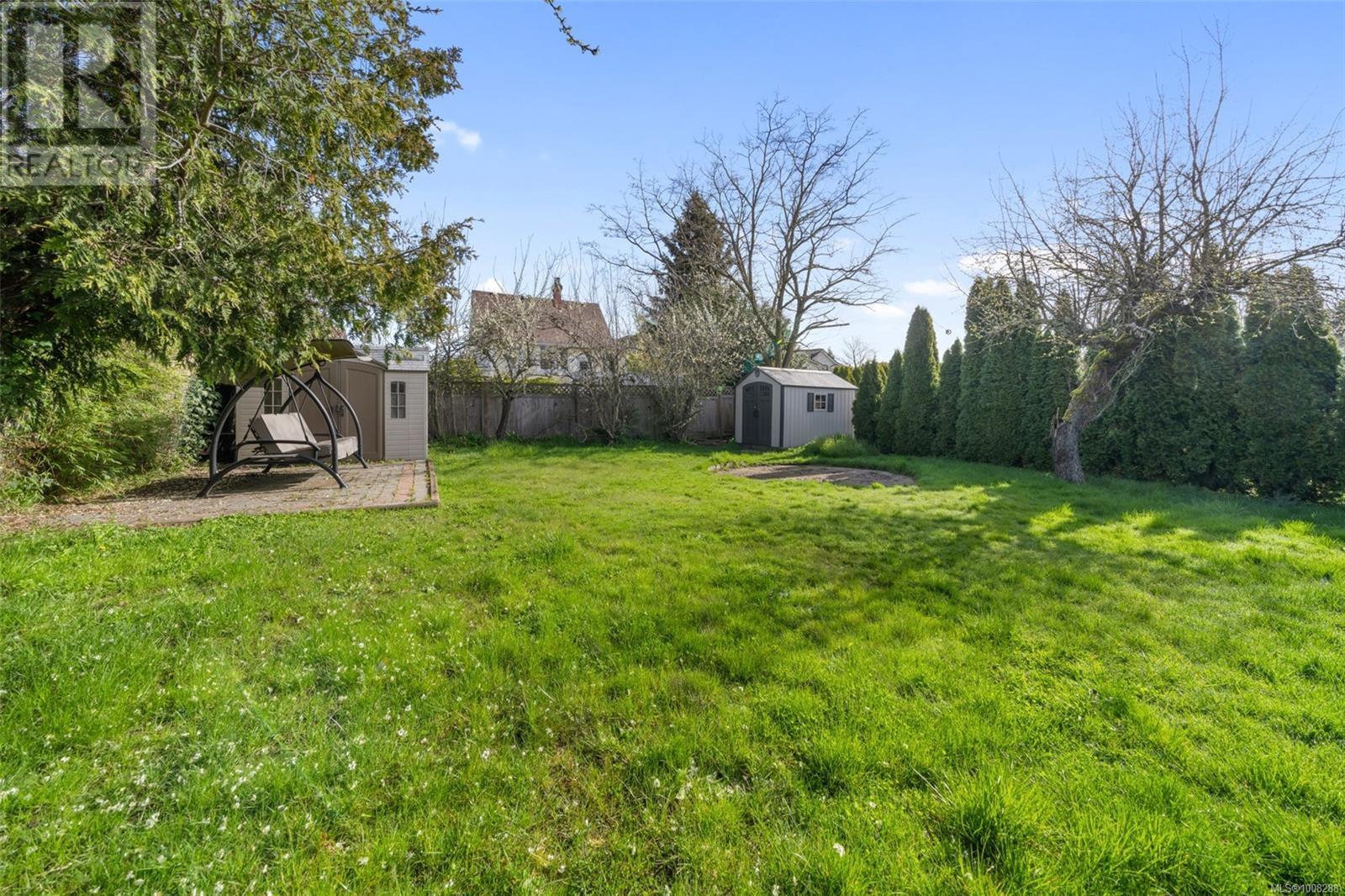 Photo 21 of 450 Obed Ave, Saanich BC