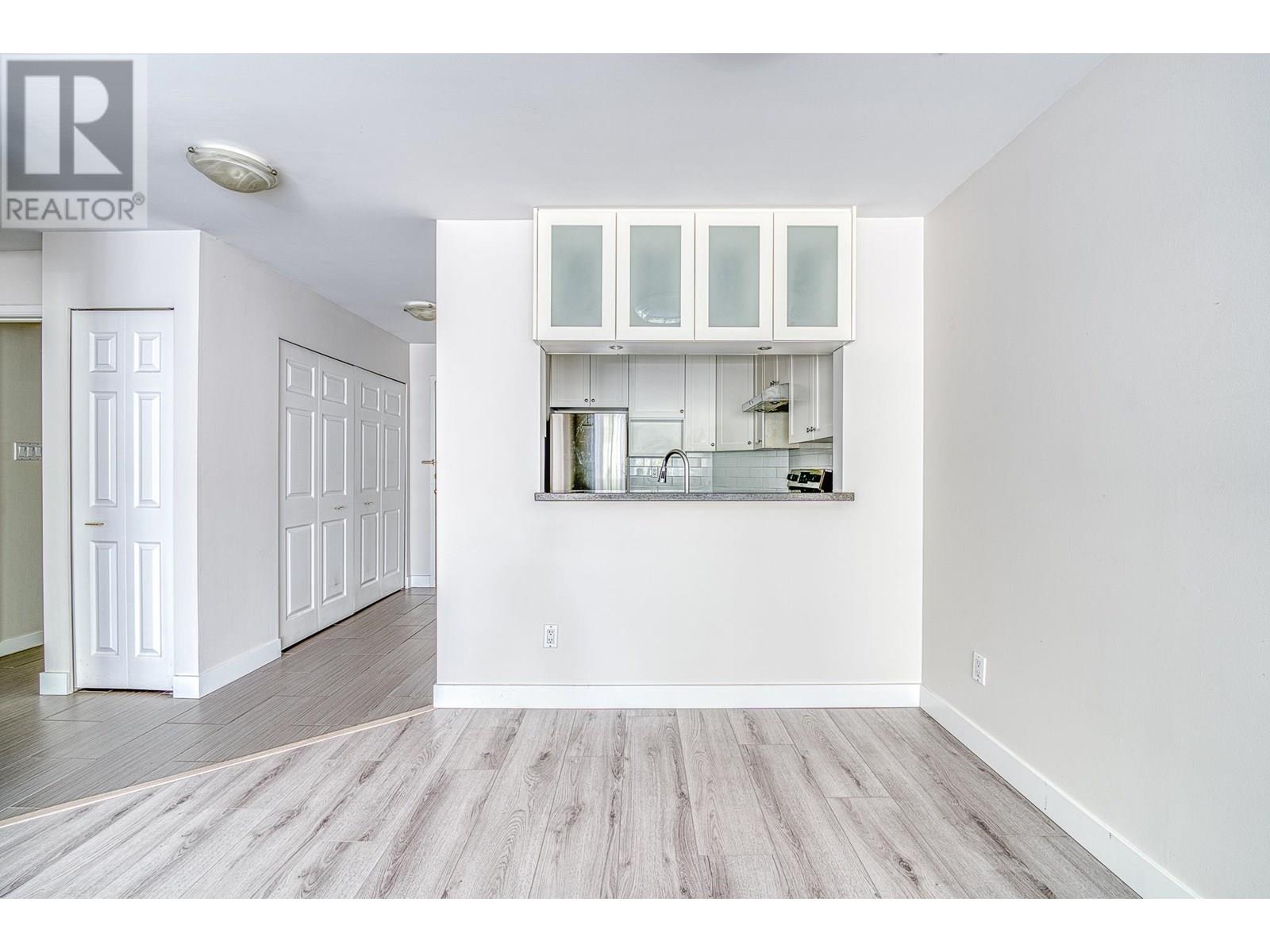 Photo 5 of 303 7457 Moffatt Road, Richmond BC
