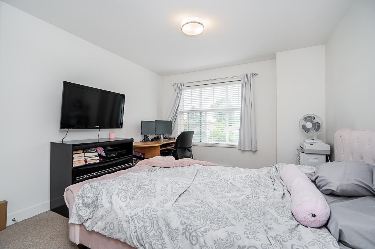 Photo 24 of 26 27735 Roundhouse Drive, Abbotsford BC