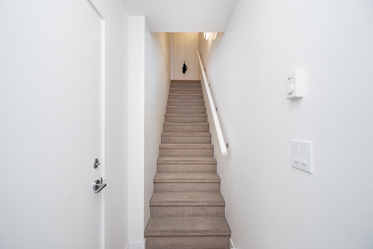 Photo 36 of 26 27735 Roundhouse Drive, Abbotsford BC
