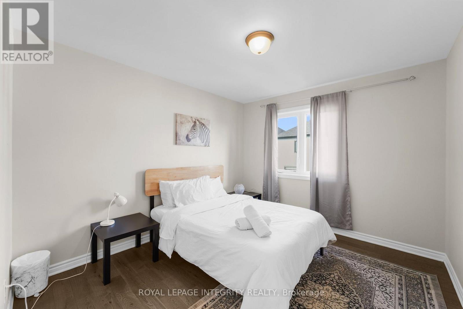 Photo 5 of 724 Vennecy Terrace, Ottawa ON