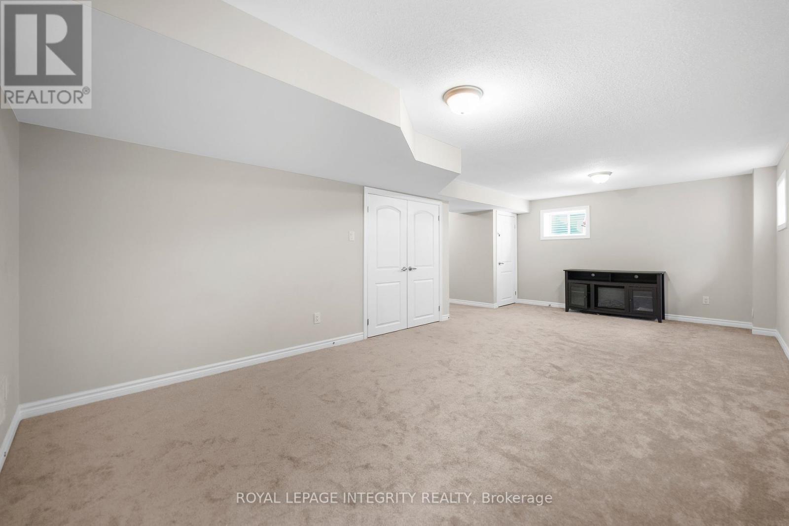Photo 19 of 724 Vennecy Terrace, Ottawa ON