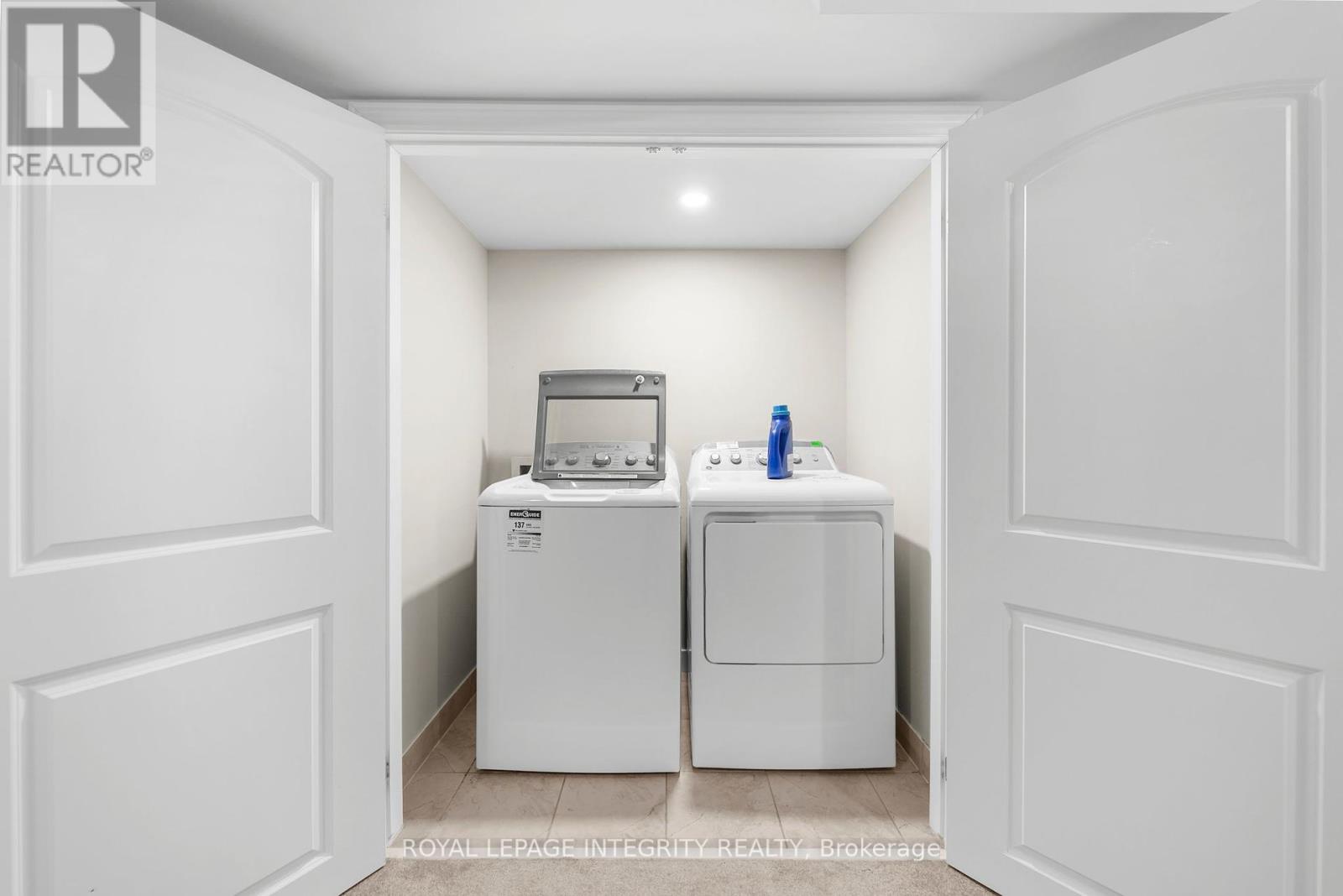 Photo 28 of 724 Vennecy Terrace, Ottawa ON