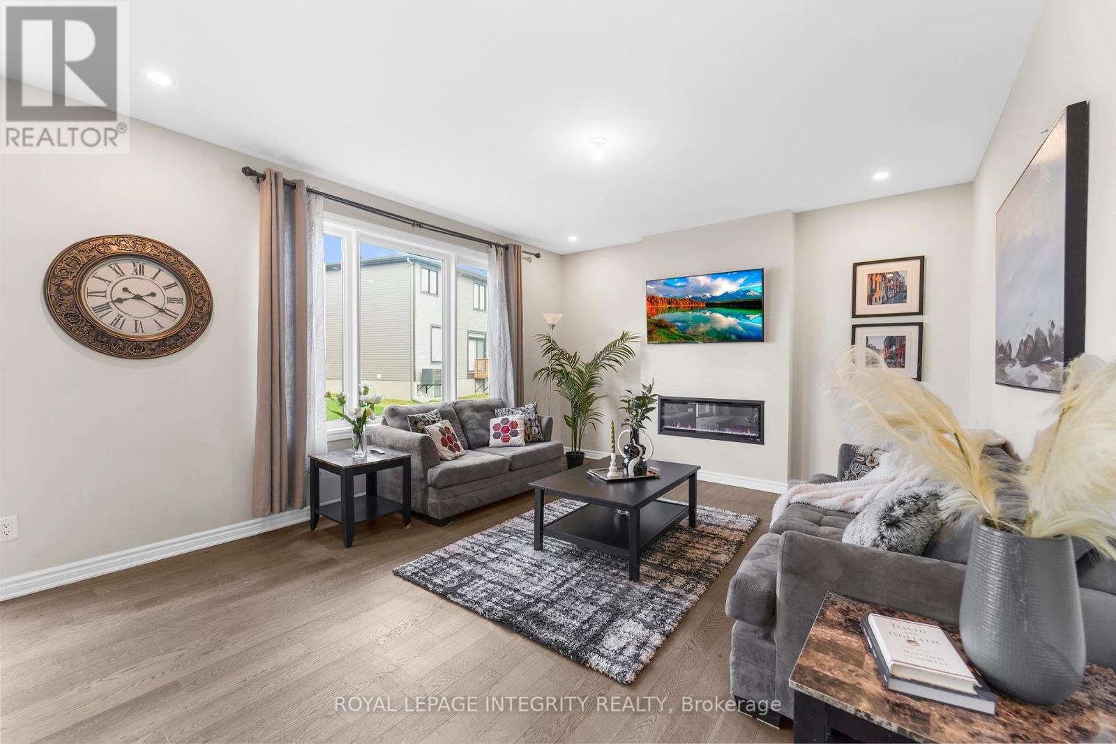 Photo 30 of 724 Vennecy Terrace, Ottawa ON