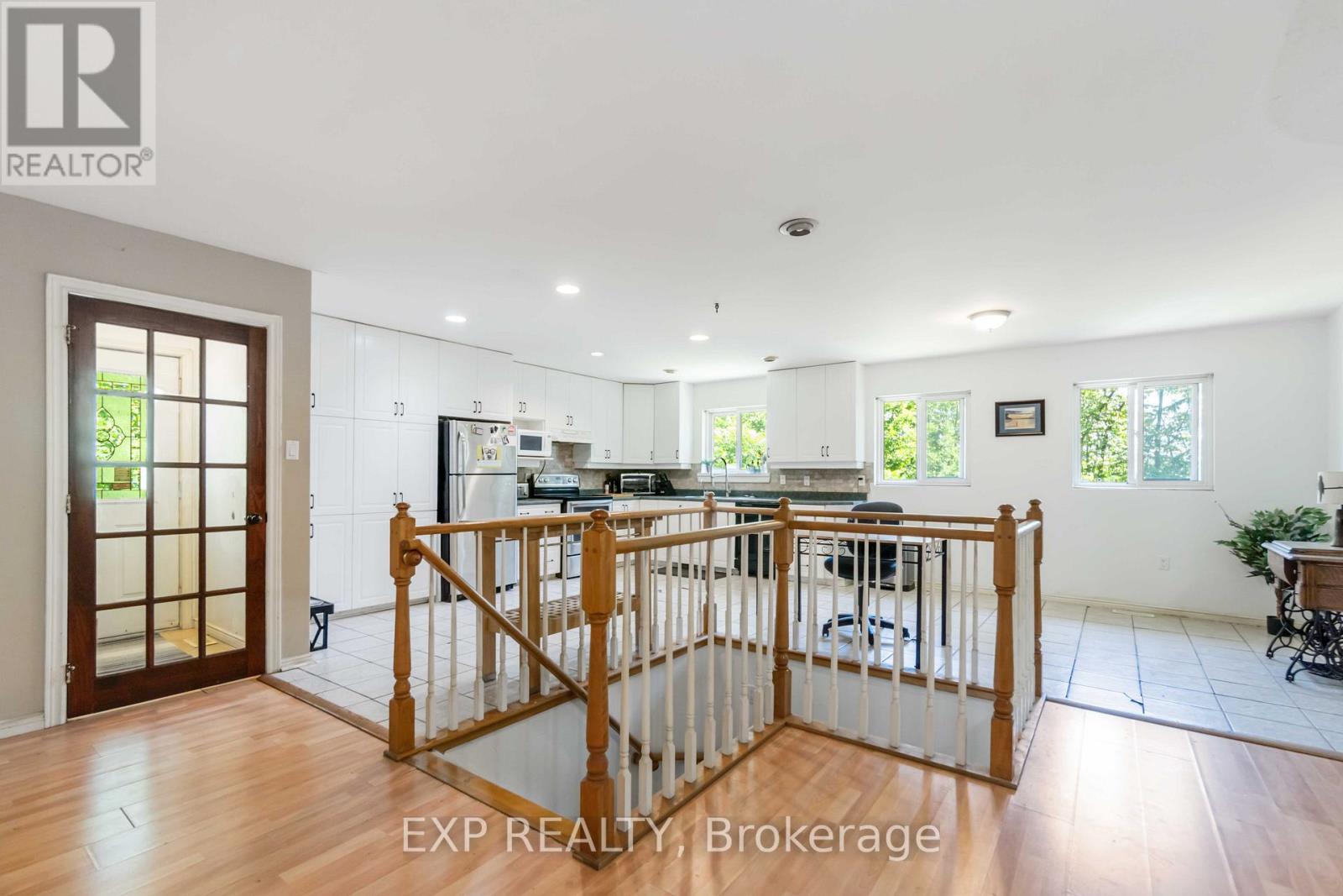 Photo 7 of 124 Northridge Lane, Ottawa ON