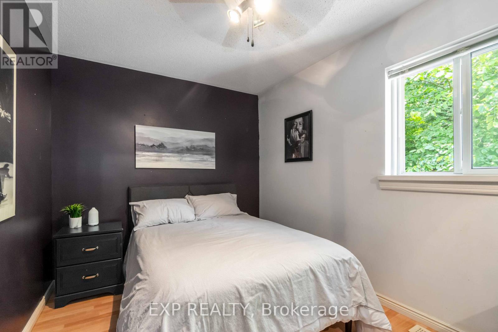 Photo 14 of 124 Northridge Lane, Ottawa ON