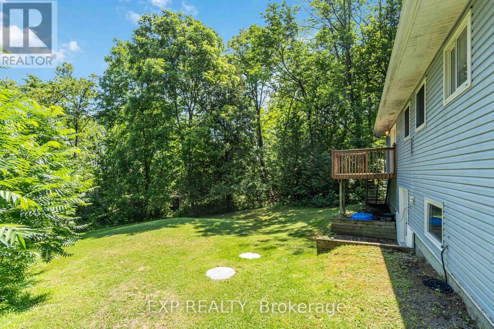 Photo 15 of 124 Northridge Lane, Ottawa ON