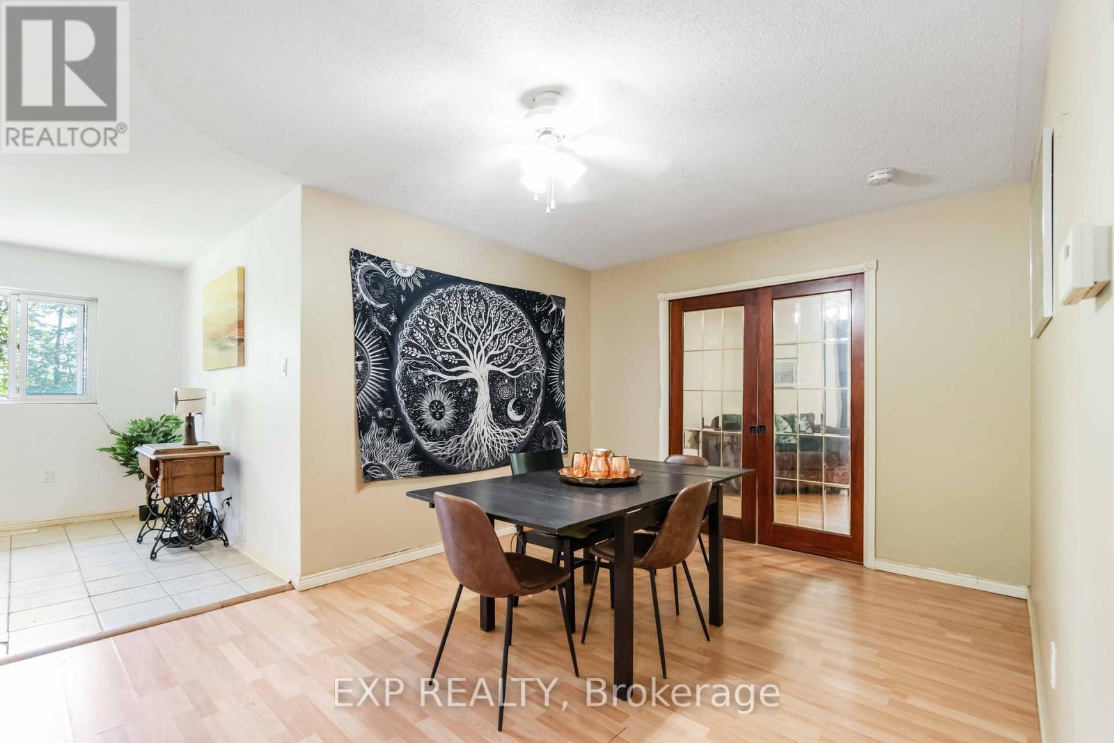 Photo 12 of 124 Northridge Lane, Ottawa ON