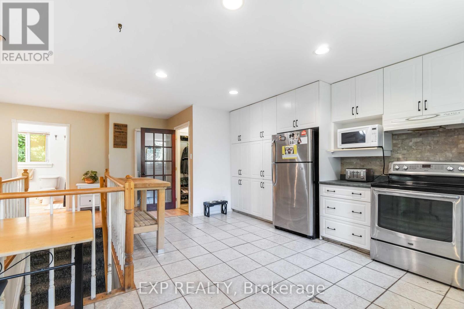 Photo 19 of 124 Northridge Lane, Ottawa ON