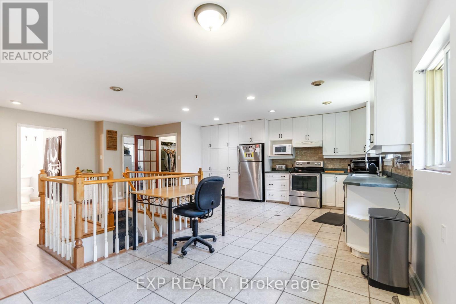 Photo 13 of 124 Northridge Lane, Ottawa ON