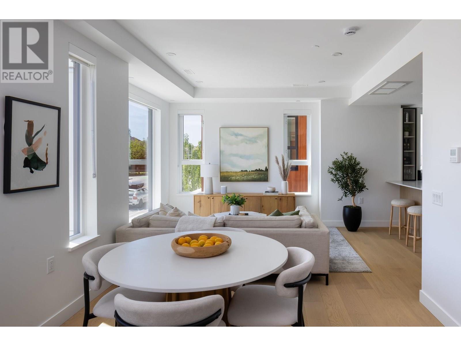 Photo 4 of 212 715 W 49th Avenue, Vancouver BC