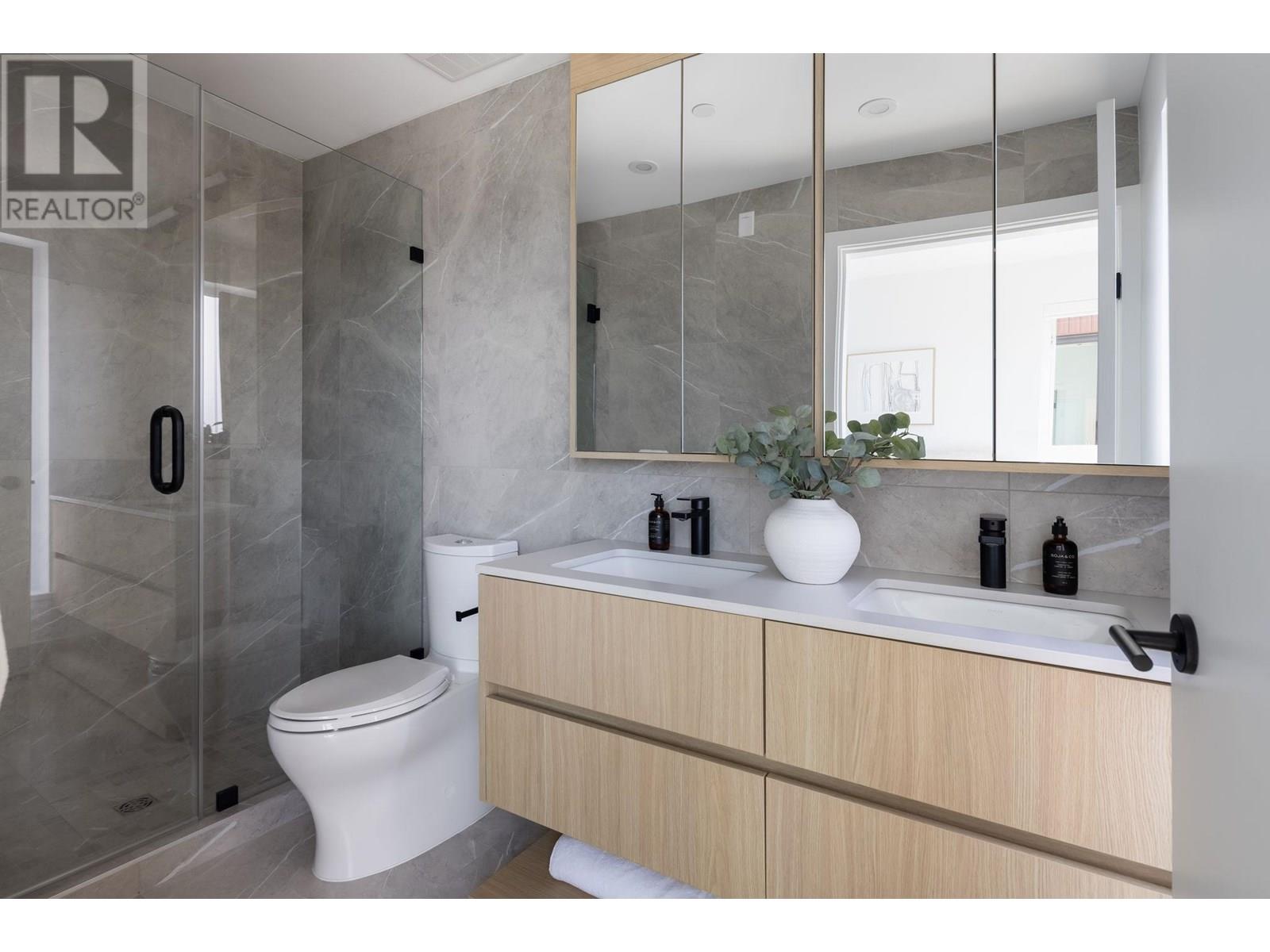 Photo 32 of 212 715 W 49th Avenue, Vancouver BC