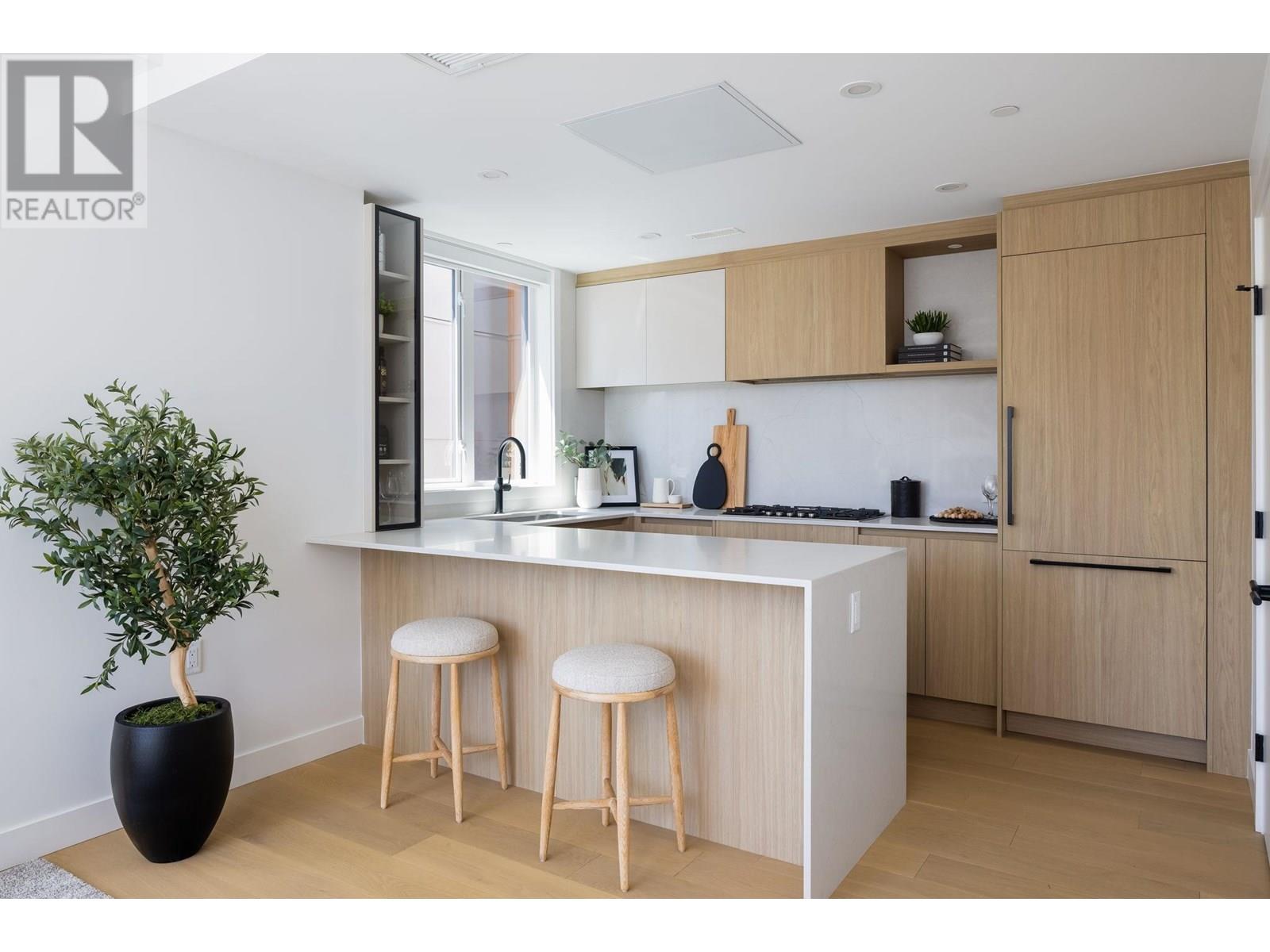 Photo 16 of 212 715 W 49th Avenue, Vancouver BC