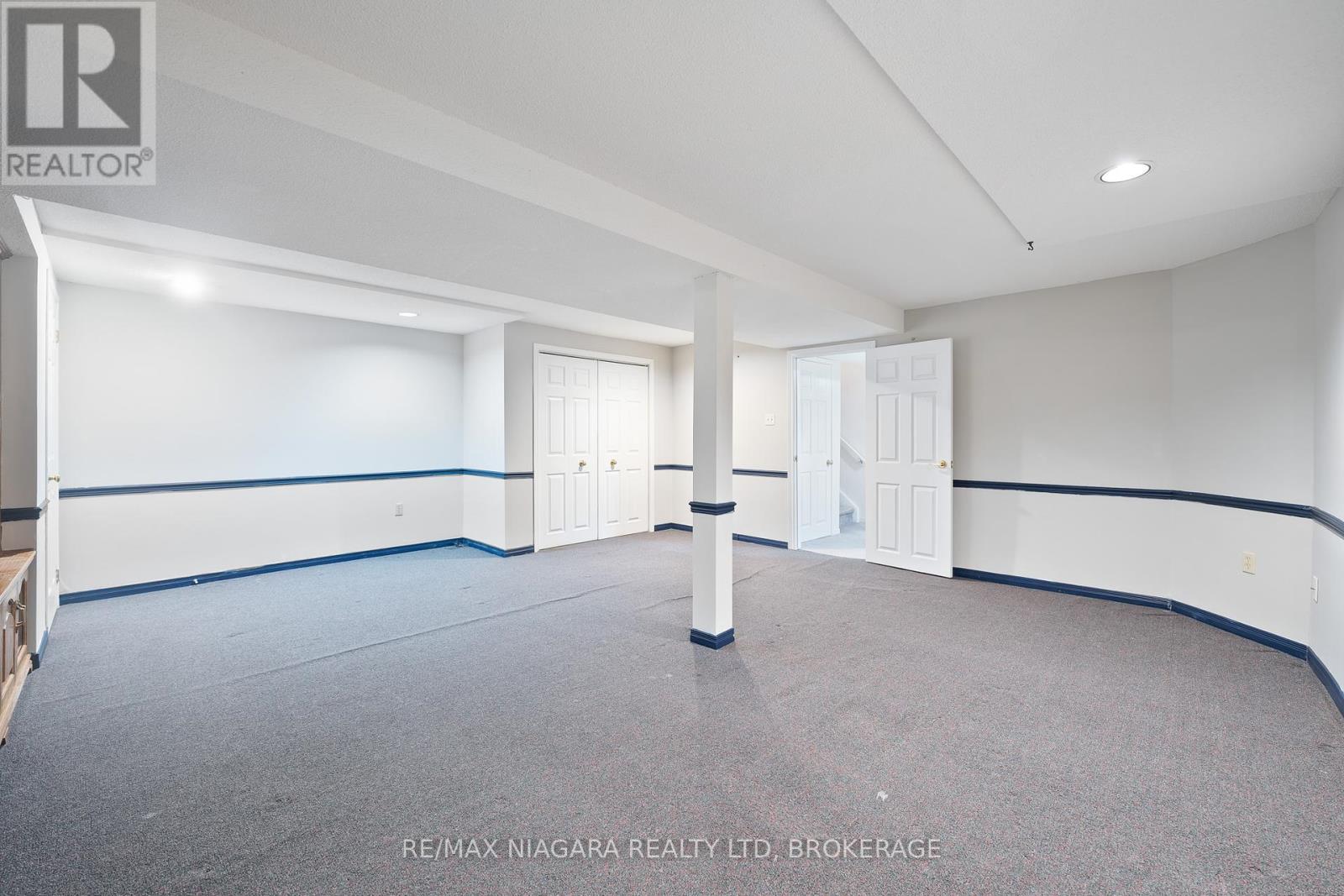 Photo 12 of 2 10 Elderwood Drive, St Catharines ON