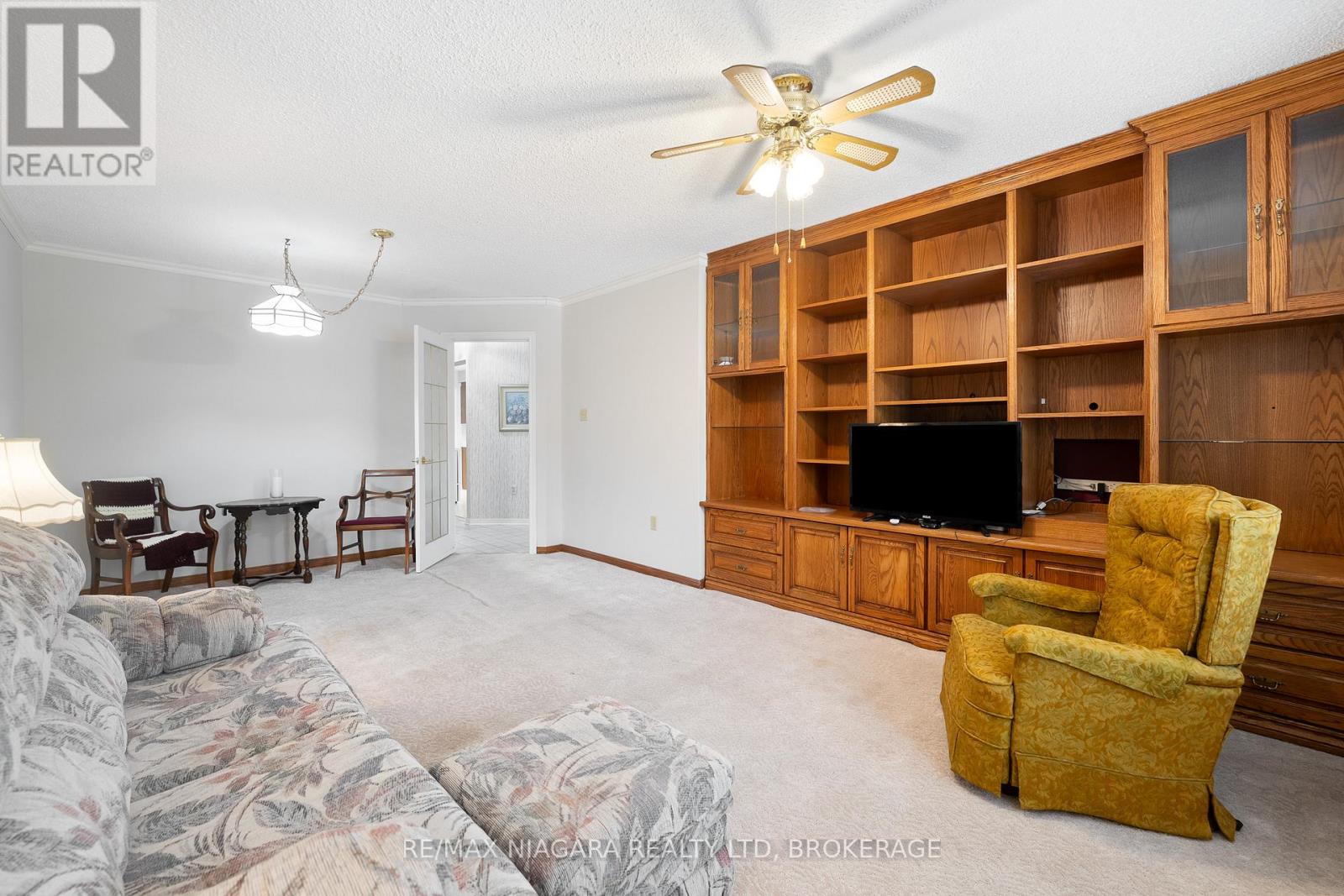 Photo 6 of 2 10 Elderwood Drive, St Catharines ON