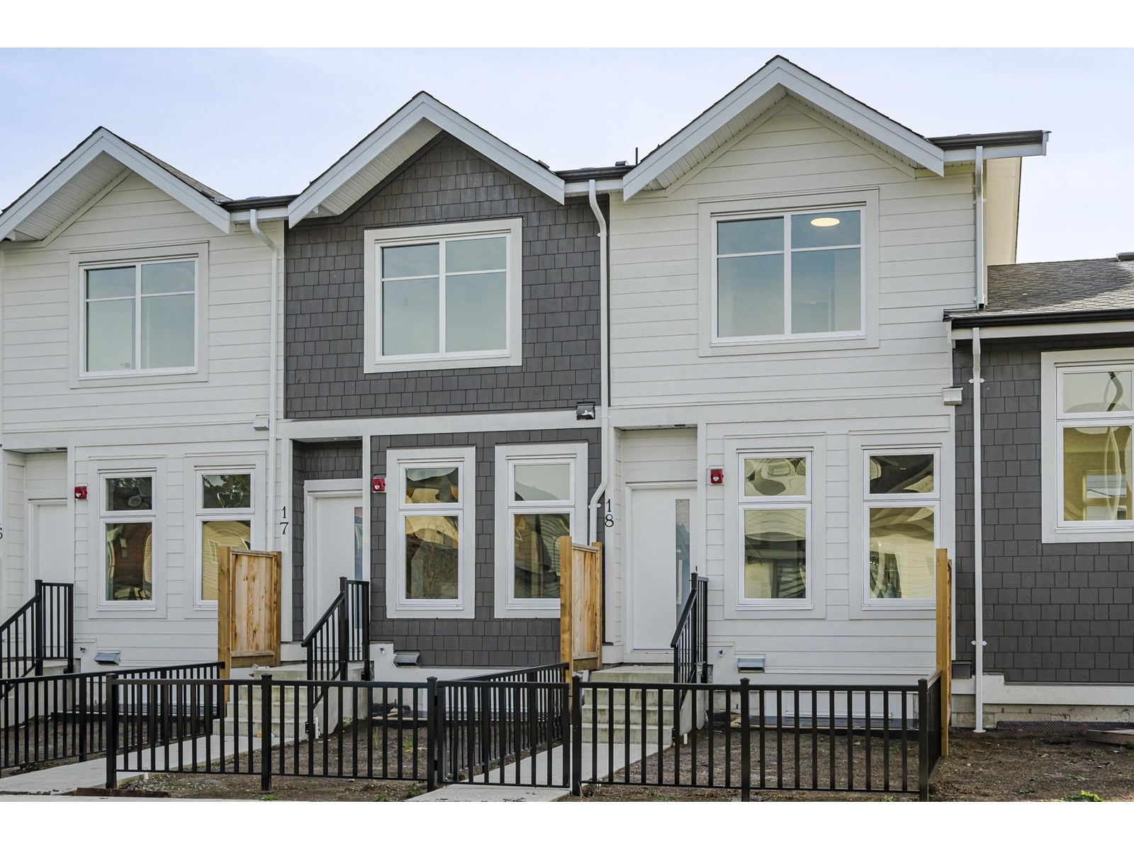 Photo 37 of 6 12770 105 Avenue, Surrey BC