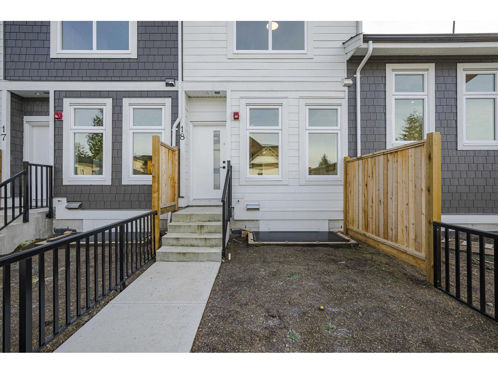 Photo 38 of 6 12770 105 Avenue, Surrey BC