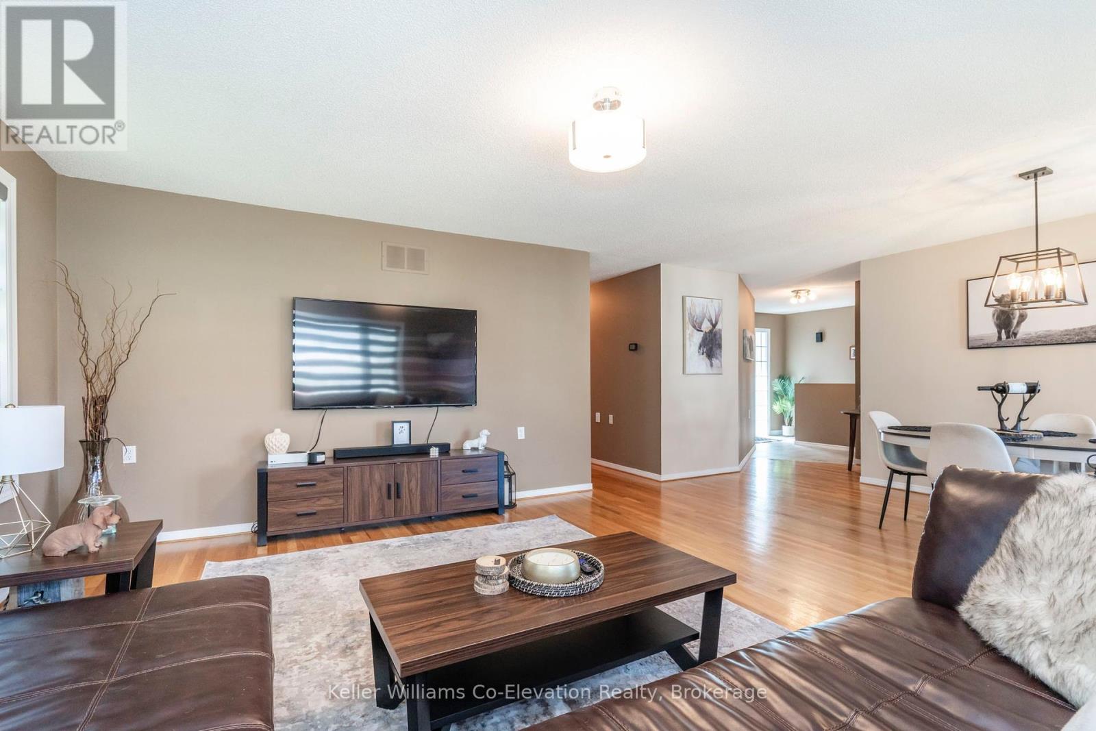 Photo 9 of 5 Pommel Place, Penetanguishene ON