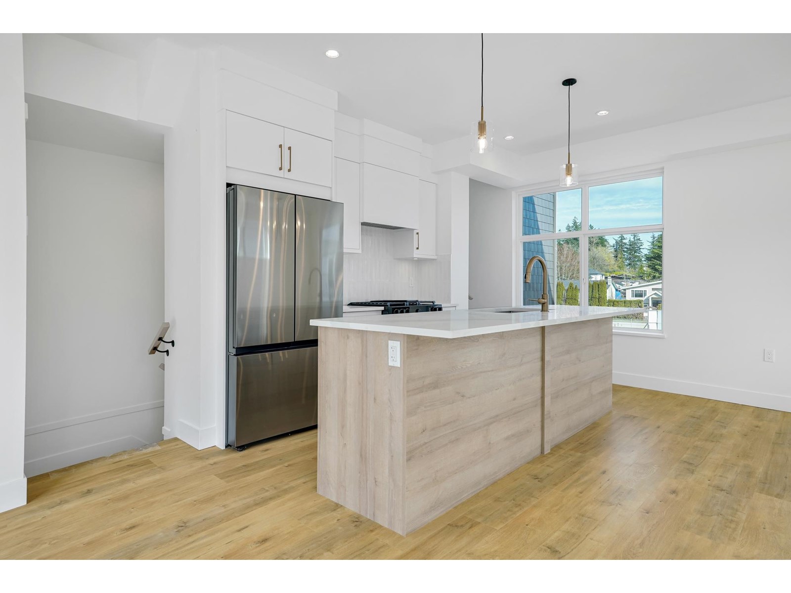 Photo 4 of 7 12770 105 Avenue, Surrey BC
