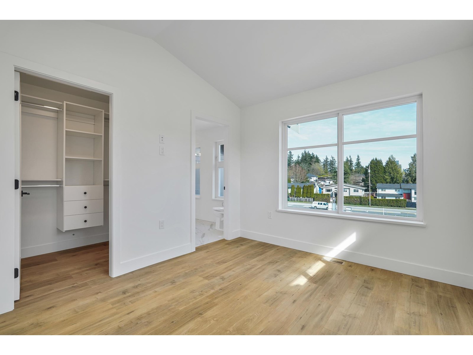 Photo 13 of 7 12770 105 Avenue, Surrey BC