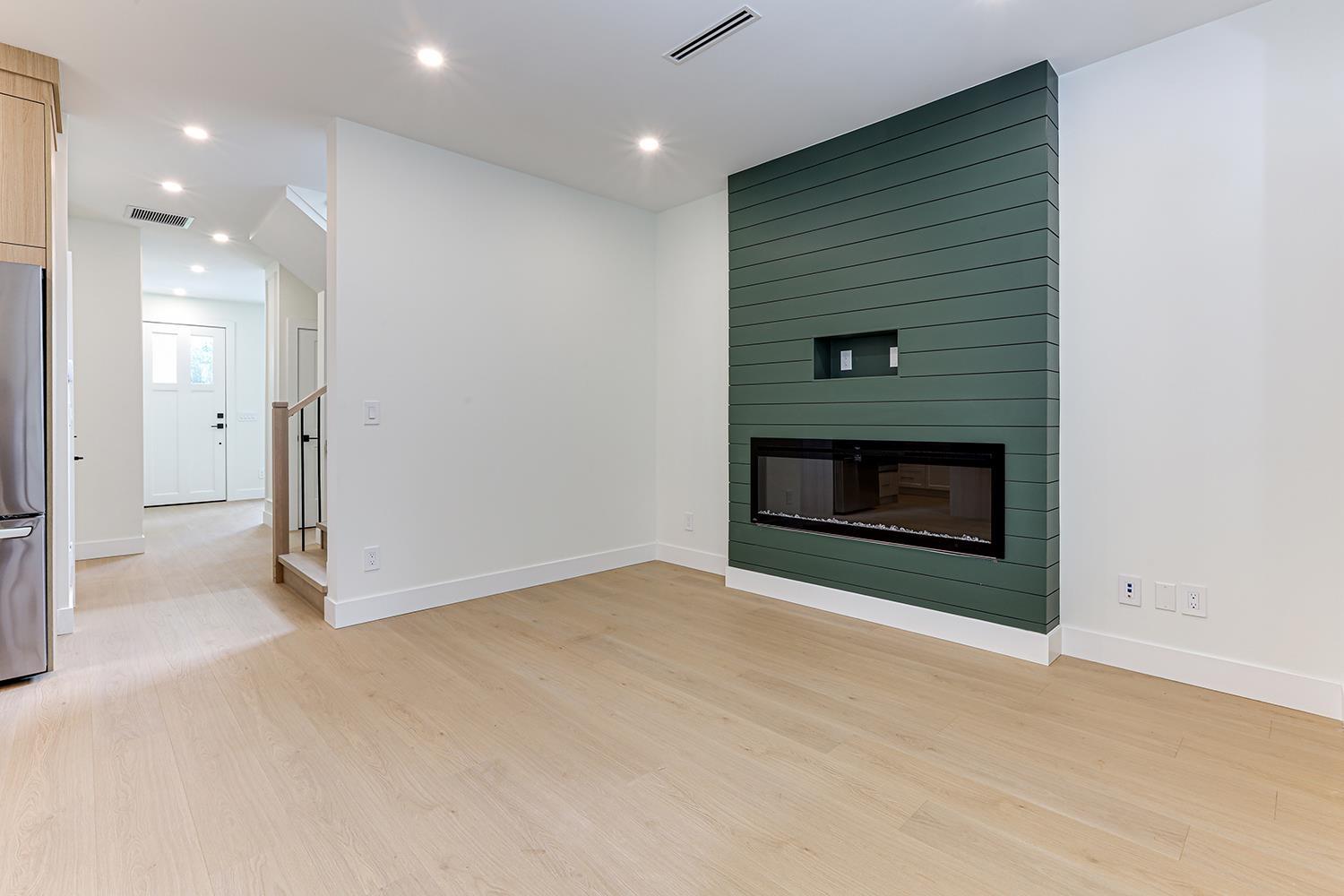 Photo 4 of 11900 Sunwood Place, Delta BC