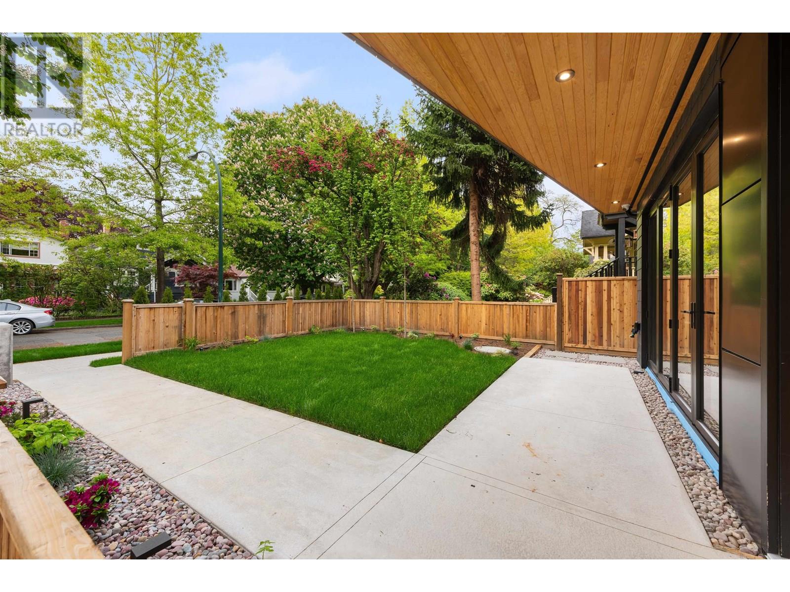 Photo 33 of 1 2764 W 14th Avenue, Vancouver BC