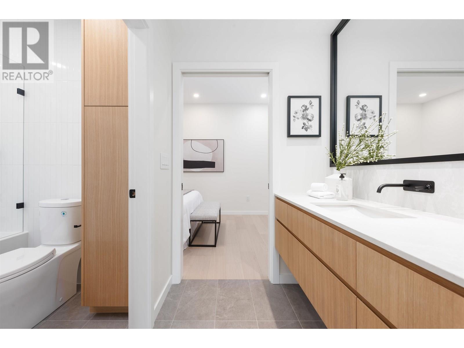 Photo 19 of 1 2764 W 14th Avenue, Vancouver BC