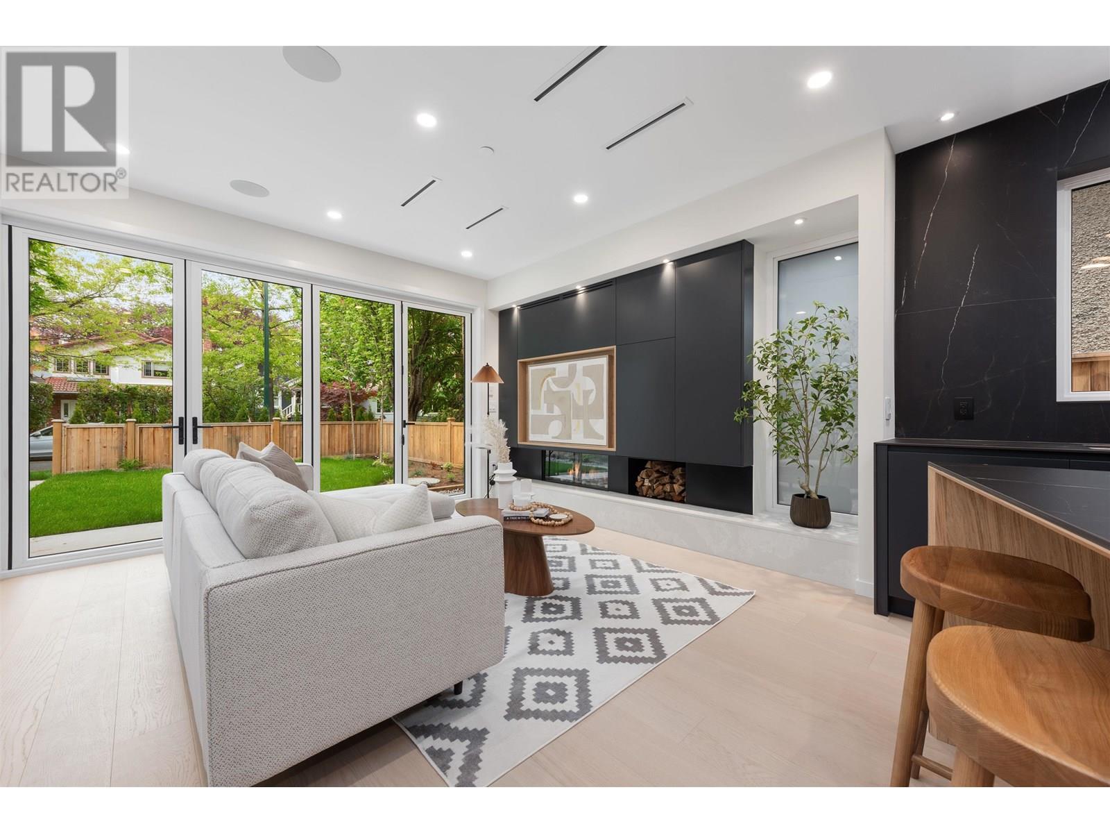 Photo 8 of 1 2764 W 14th Avenue, Vancouver BC