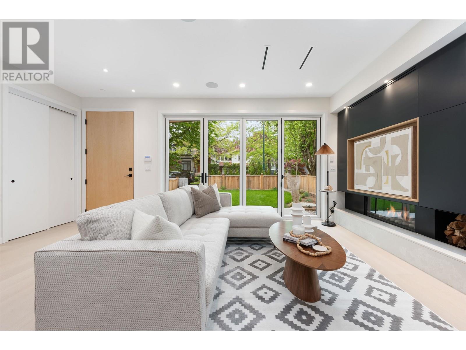 Photo 9 of 1 2764 W 14th Avenue, Vancouver BC
