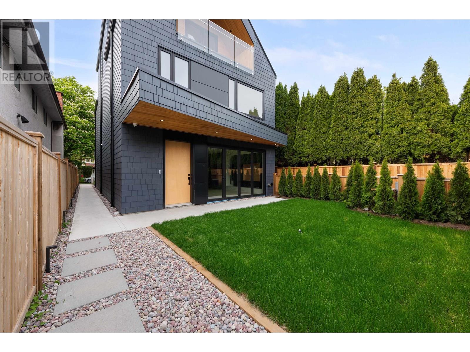 Photo 30 of 2 2764 W 14th Avenue, Vancouver BC