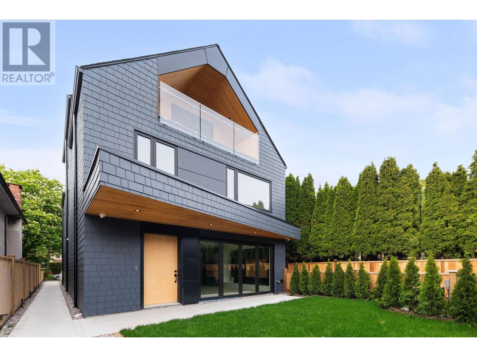 Photo 1 of 2 2764 W 14th Avenue, Vancouver BC