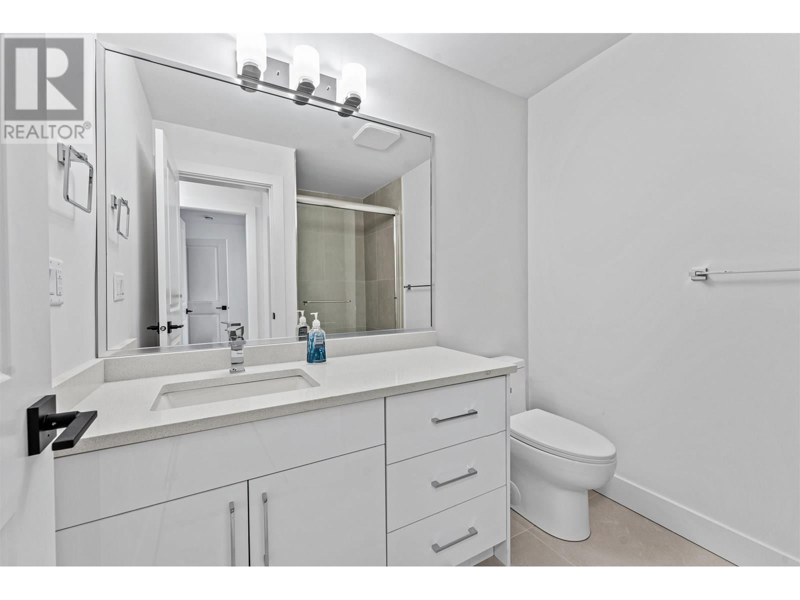 Photo 31 of 4917 Venables Street, Burnaby BC