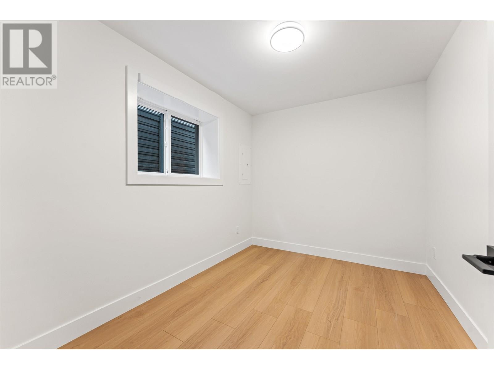 Photo 33 of 4917 Venables Street, Burnaby BC