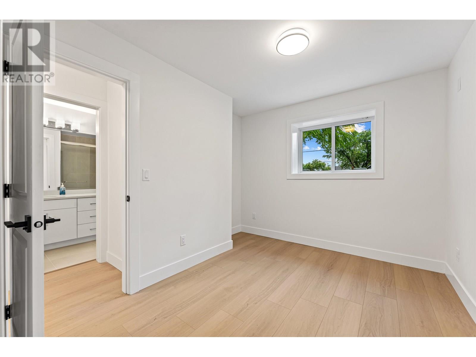 Photo 32 of 4917 Venables Street, Burnaby BC