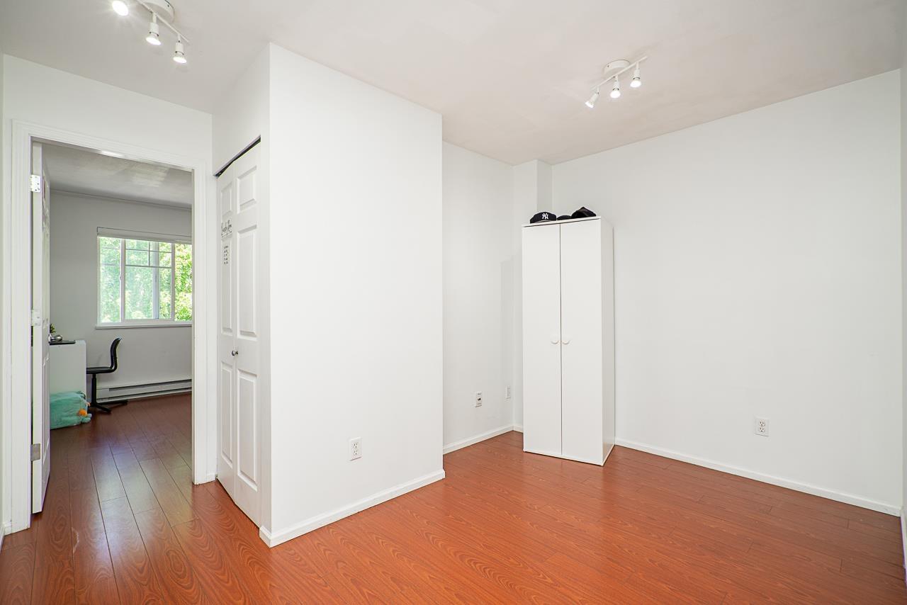 Photo 25 of 71 12110 75 A Avenue, Surrey BC