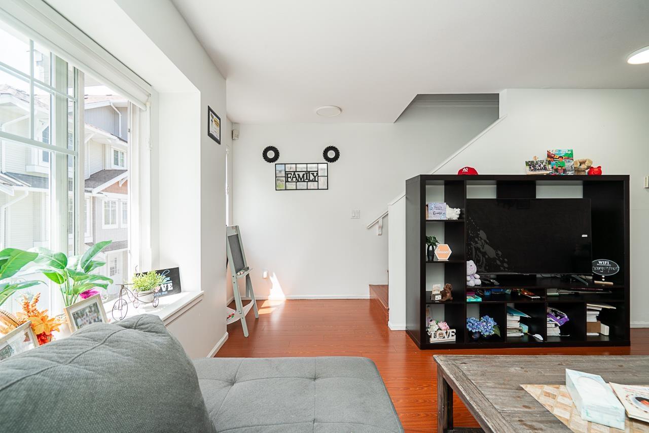 Photo 11 of 71 12110 75 A Avenue, Surrey BC